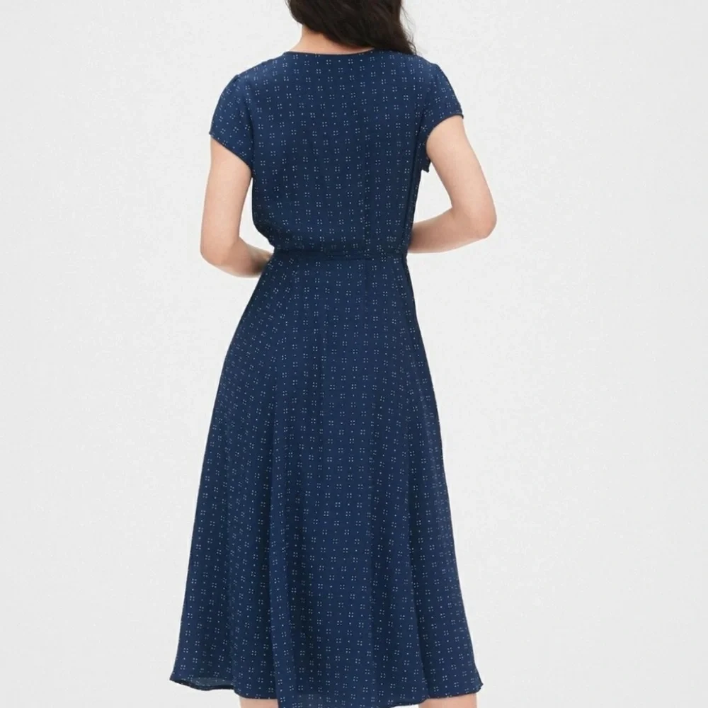 Gap Women’s Navy Blue Dot Print Short Sleeve Full Maxi Wrap Dress Tie Waist Med - Picture 9 of 16